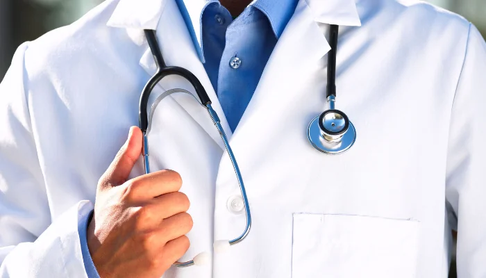 Quanto Tempo Tenho Para Continuar Usando o Plano representado por um médico com estetoscópio.